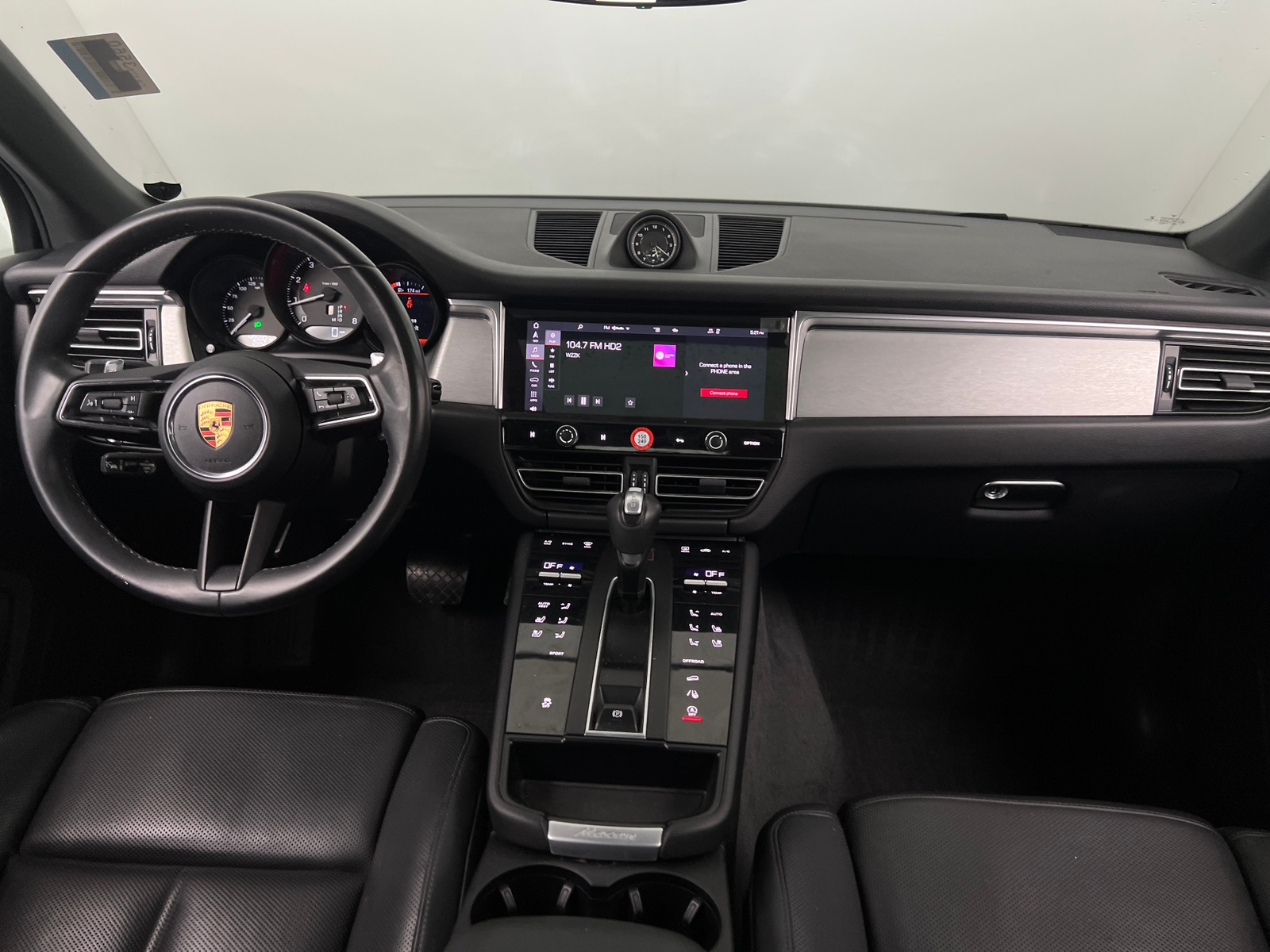 Thumbnail: 2023 Porsche Macan - 2