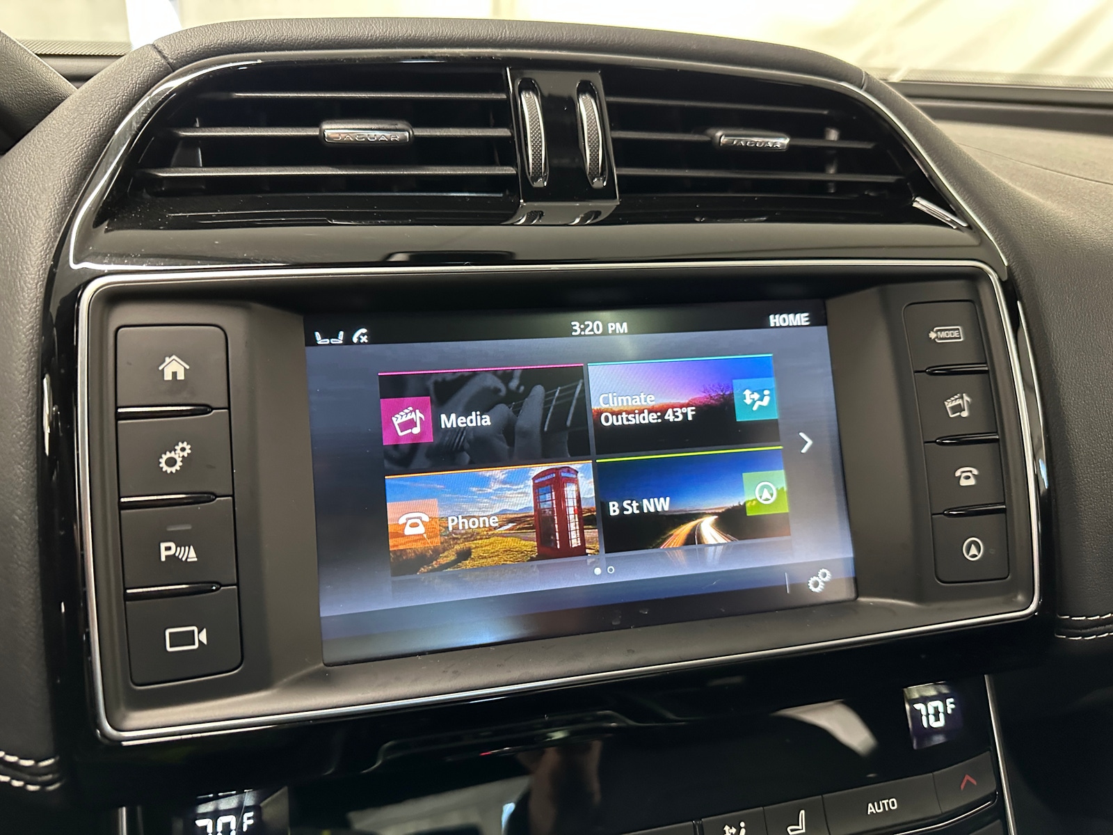 Thumbnail: 2018 Jaguar XE - 3