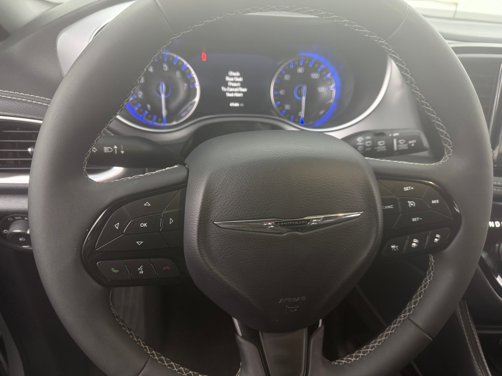 Thumbnail: 2025 Chrysler Pacifica - 4