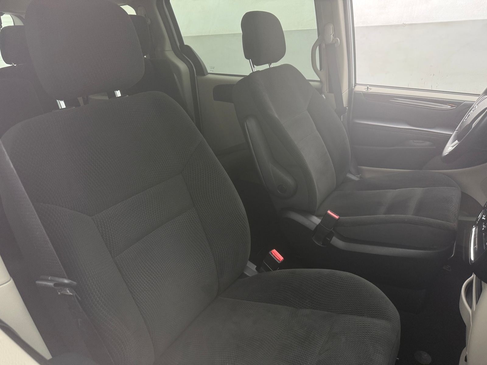 Thumbnail: 2017 Dodge Grand Caravan - 2