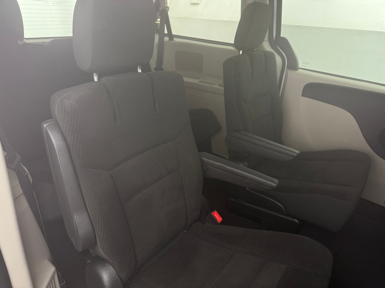 Thumbnail: 2017 Dodge Grand Caravan - 6