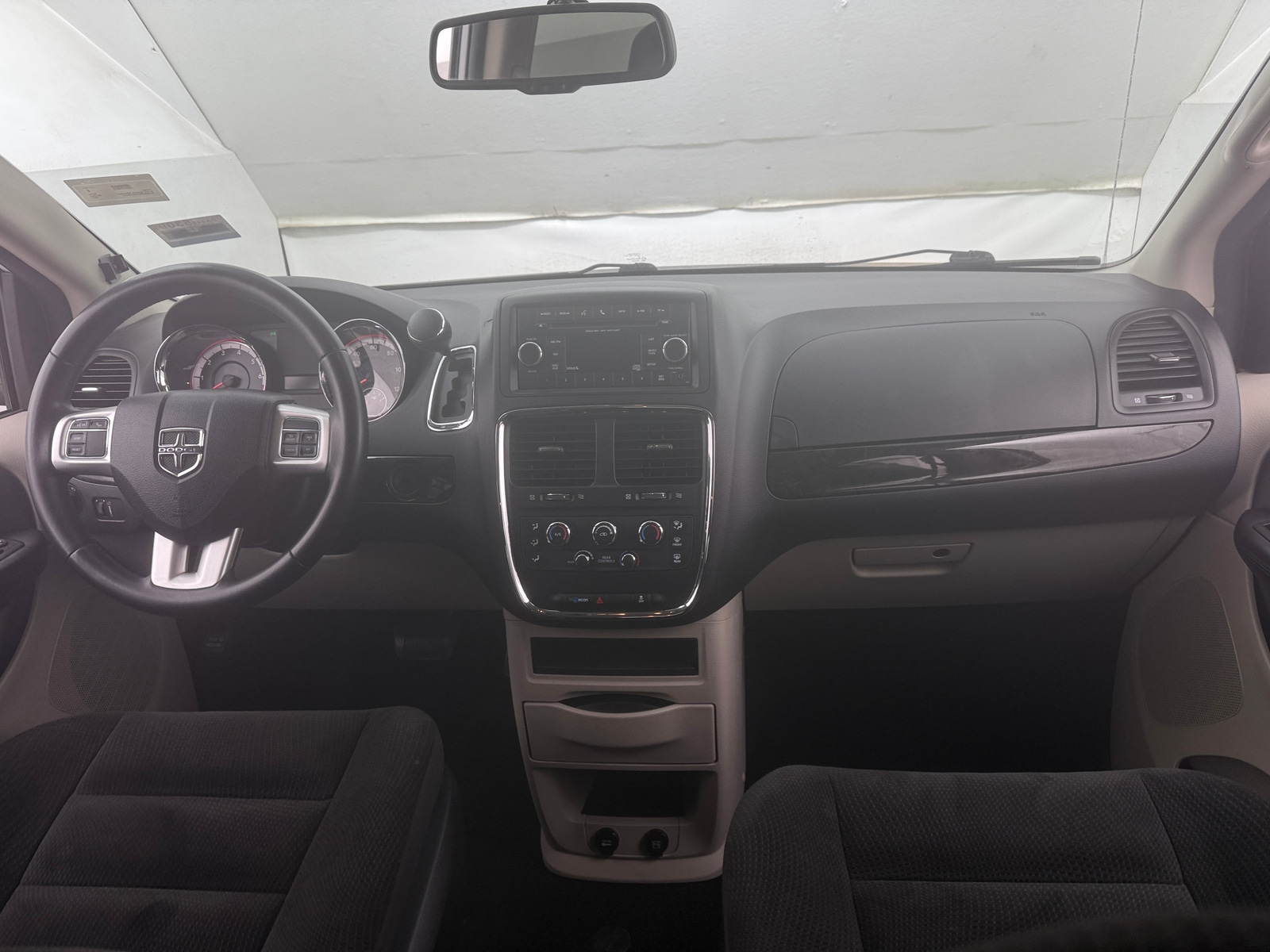 Thumbnail: 2017 Dodge Grand Caravan - 3