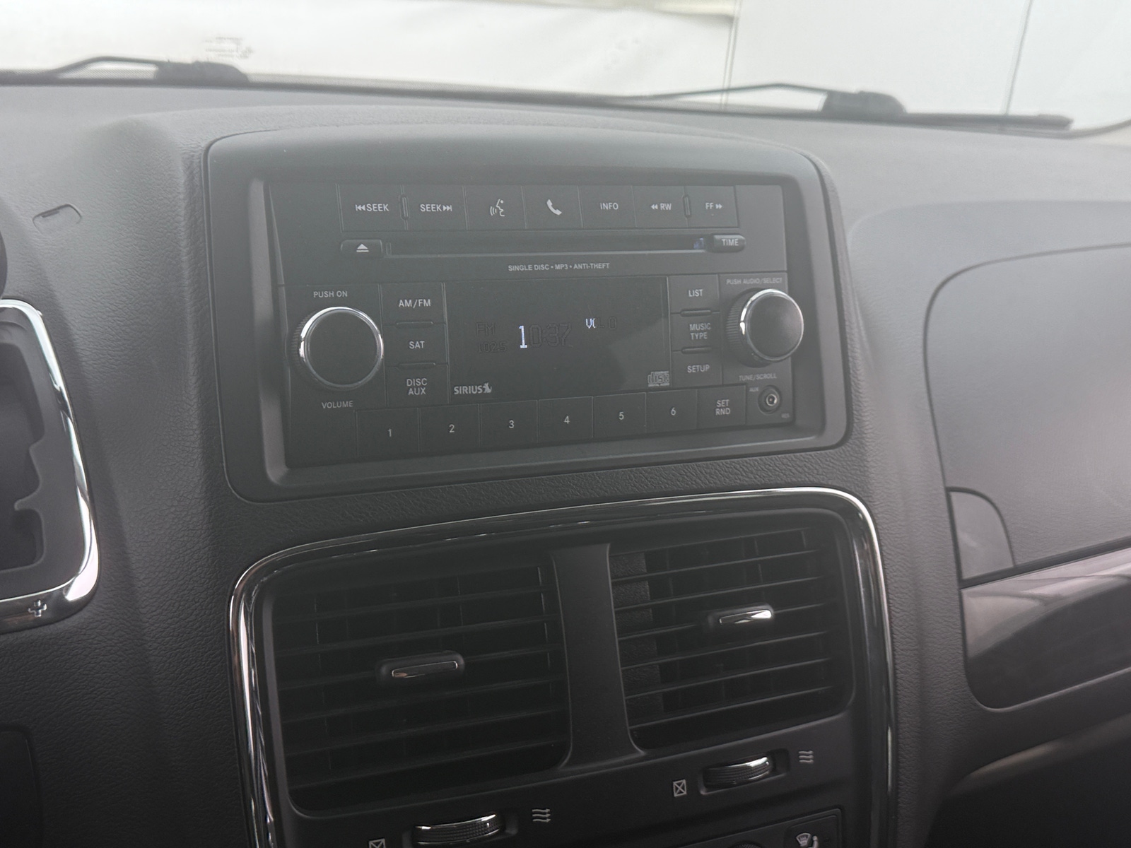 Thumbnail: 2017 Dodge Grand Caravan - 4