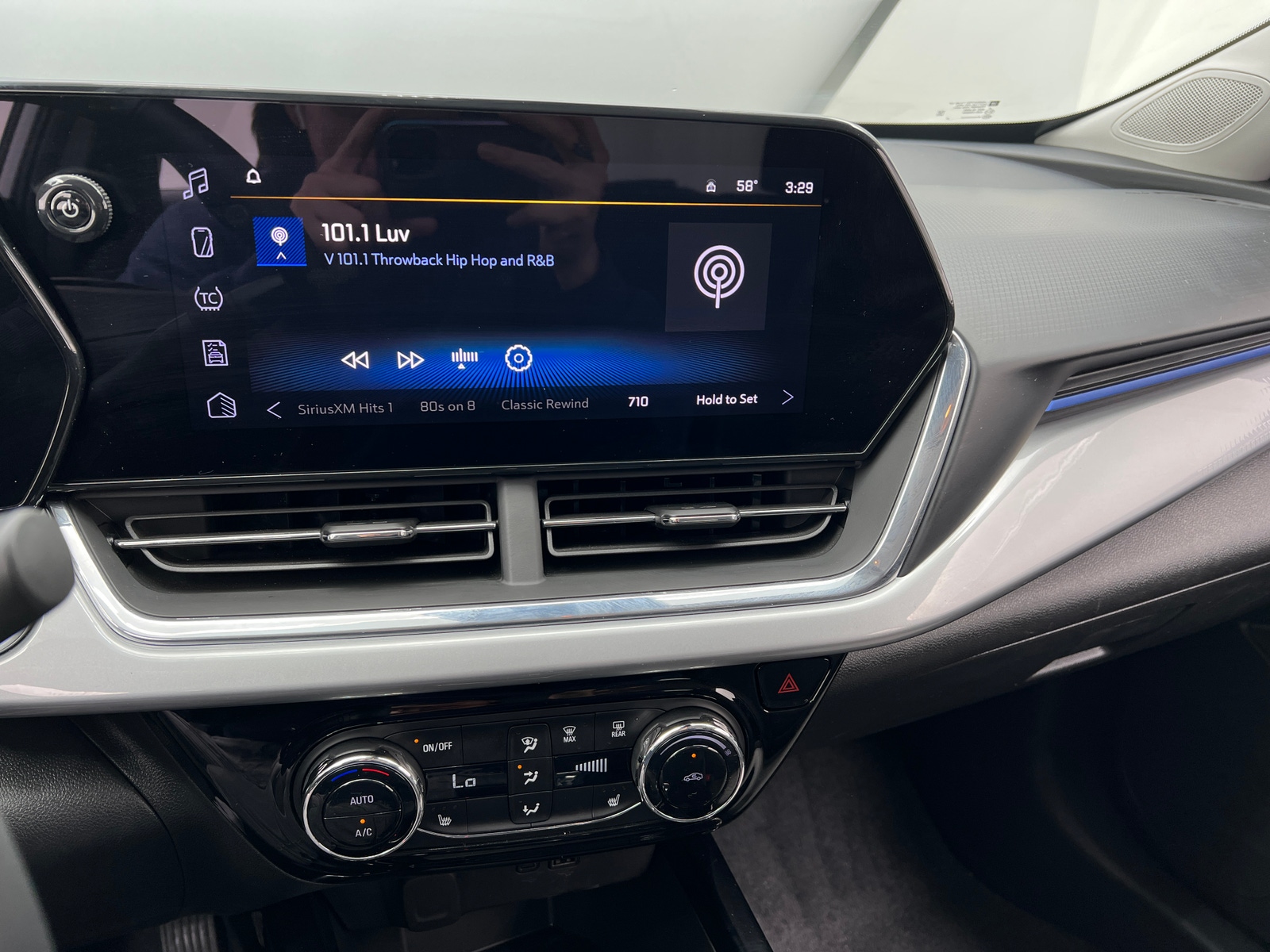 Thumbnail: 2025 Chevrolet Trax - 4