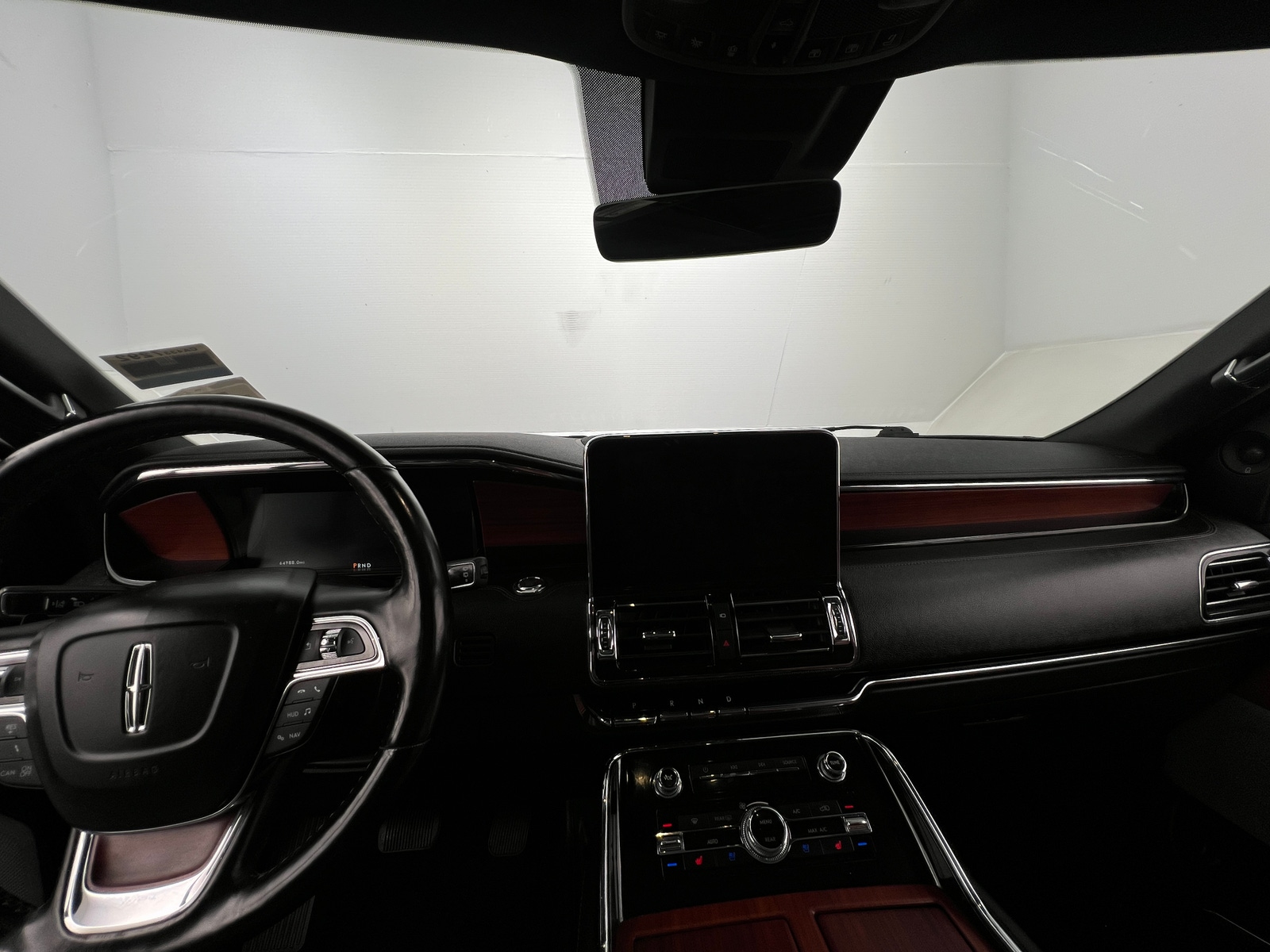 Thumbnail: 2021 Lincoln Navigator L - 2