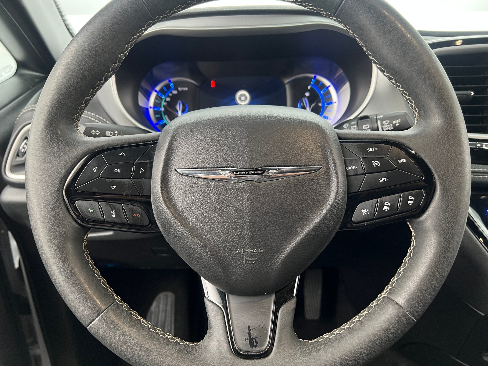 Thumbnail: 2024 Chrysler Pacifica - 4