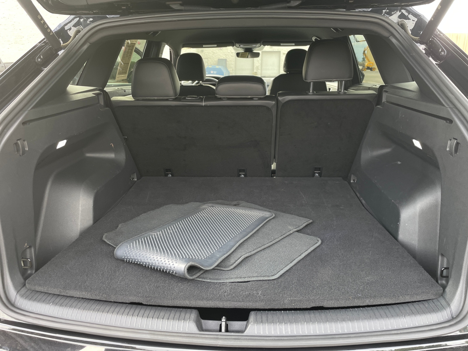 Thumbnail: 2025 Volkswagen Atlas - 6