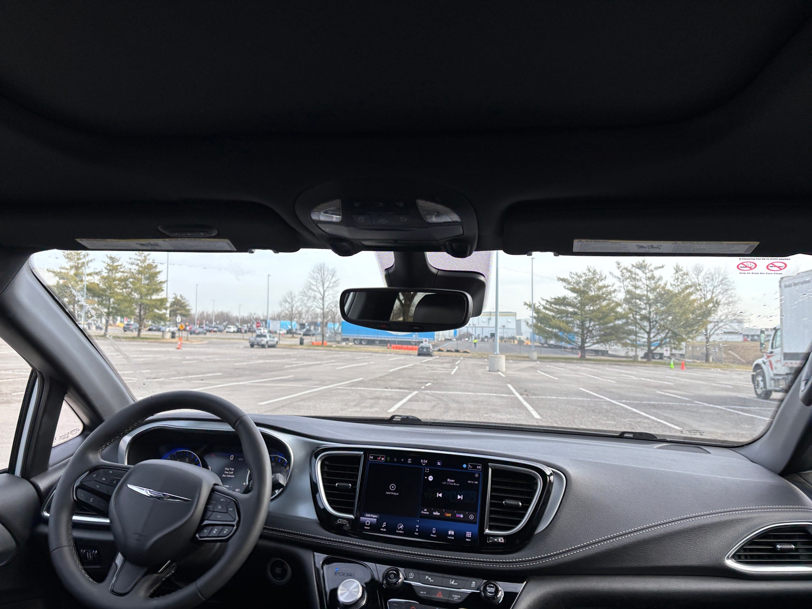 Thumbnail: 2025 Chrysler Pacifica - 3