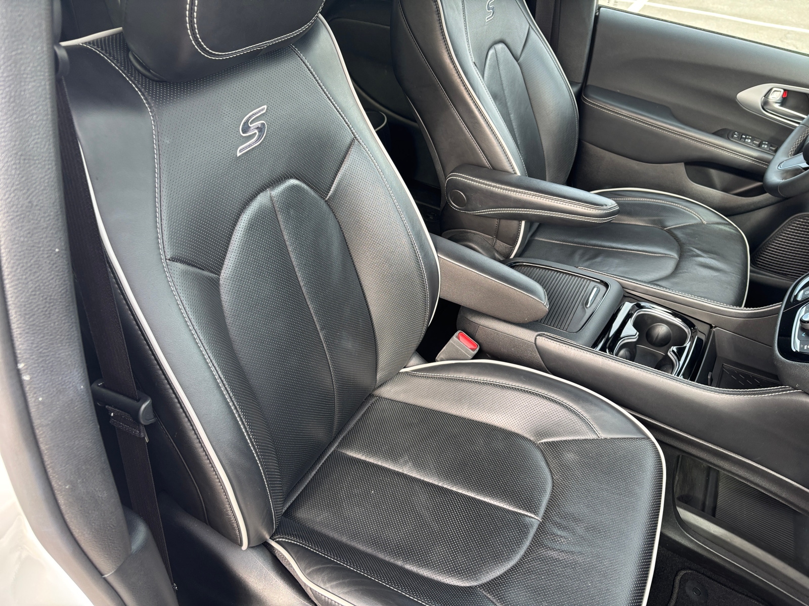 Thumbnail: 2025 Chrysler Pacifica - 2