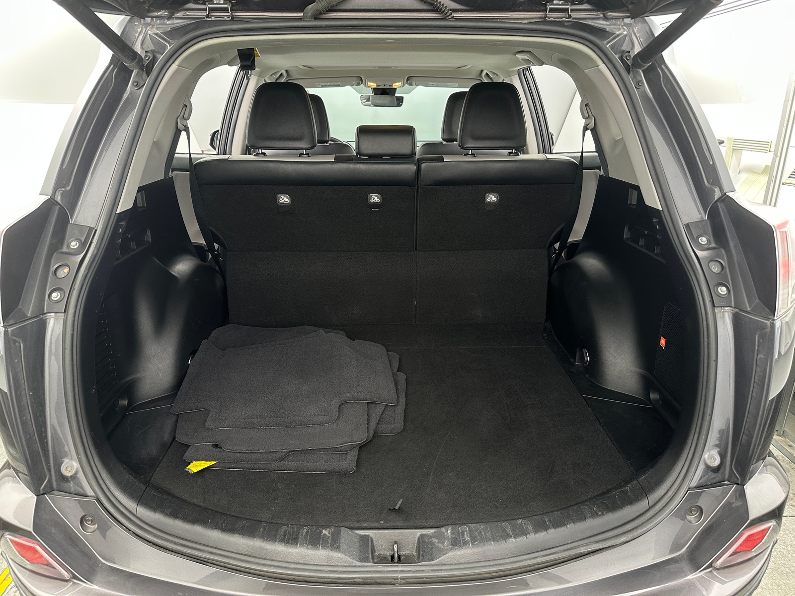 Thumbnail: 2017 Toyota RAV4 - 6