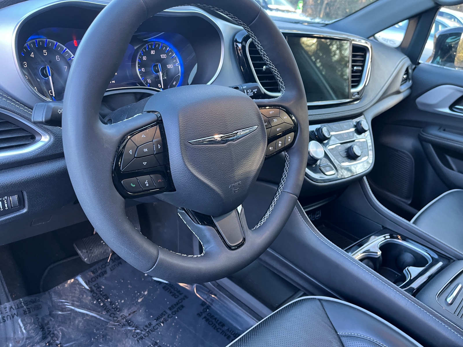 Thumbnail: 2025 Chrysler Pacifica - 4