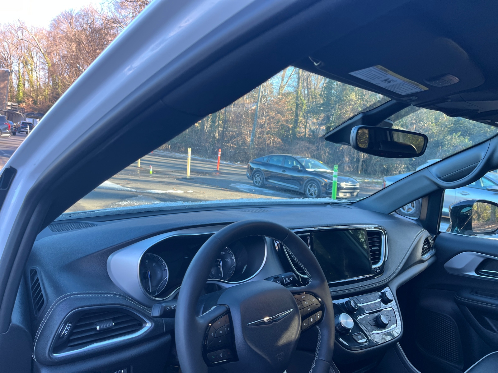 Thumbnail: 2025 Chrysler Pacifica - 2