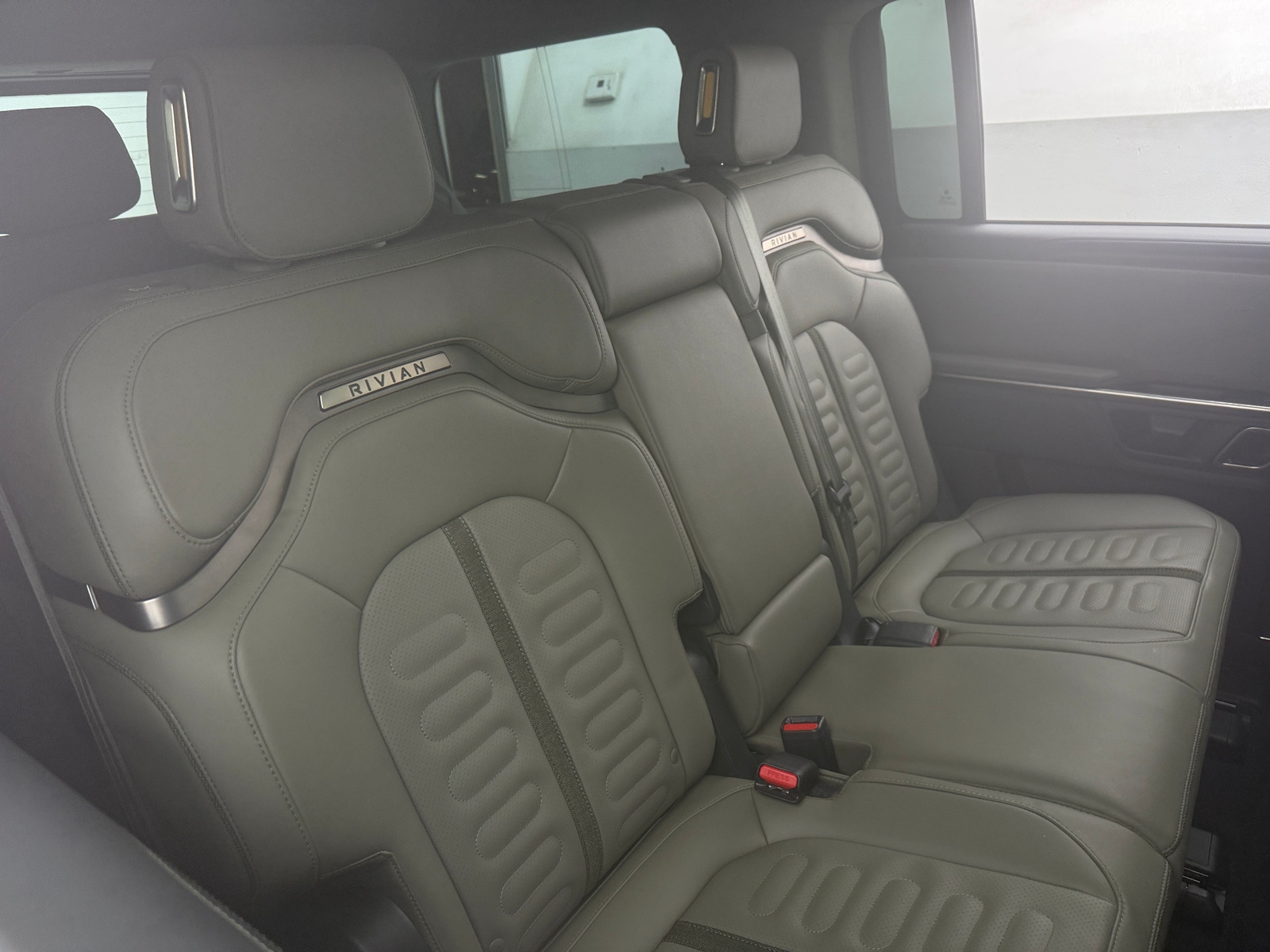 Thumbnail: 2023 Rivian R1S - 5