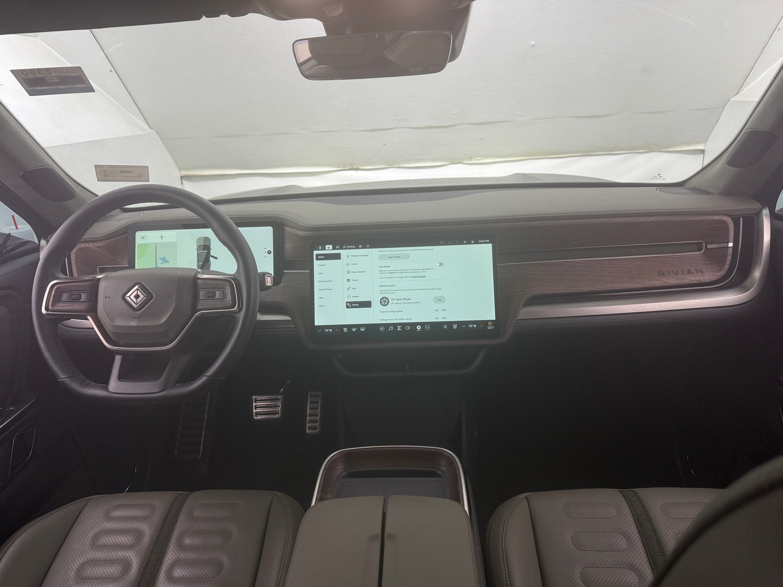 Thumbnail: 2023 Rivian R1S - 2