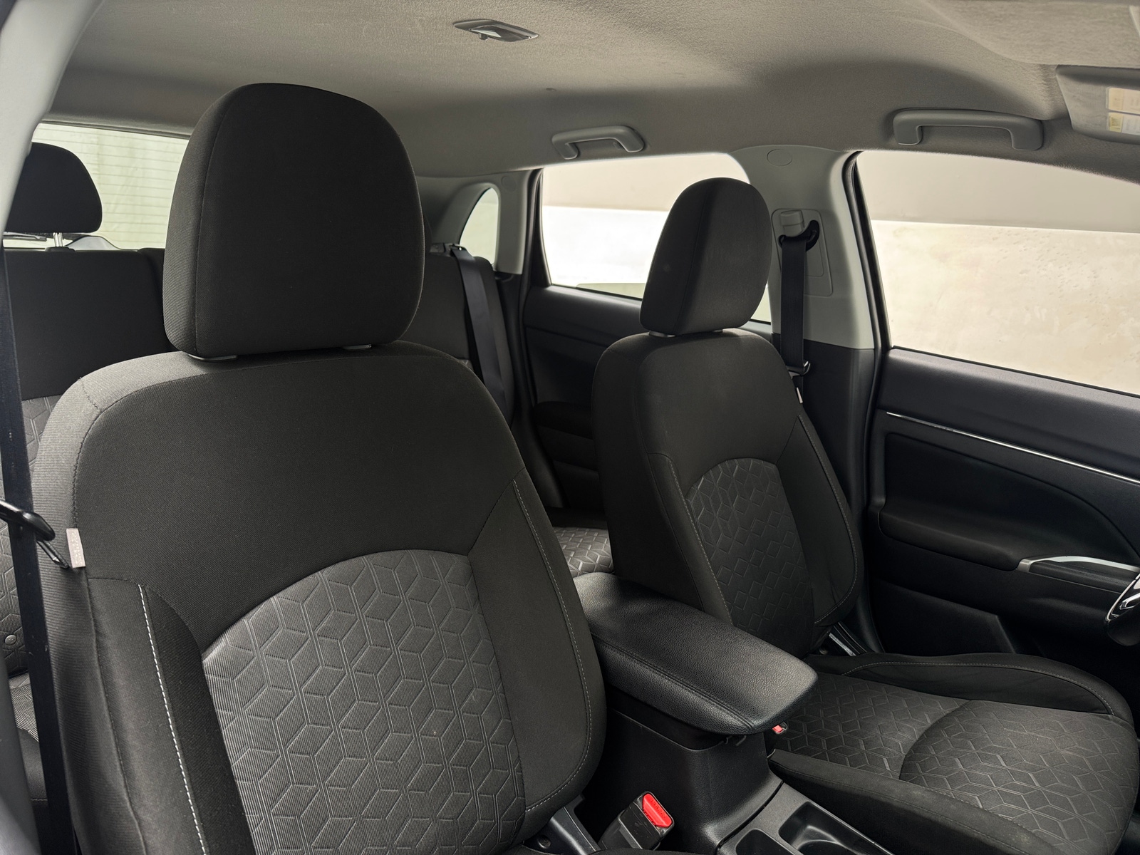 Thumbnail: 2020 Mitsubishi Outlander Sport - 2