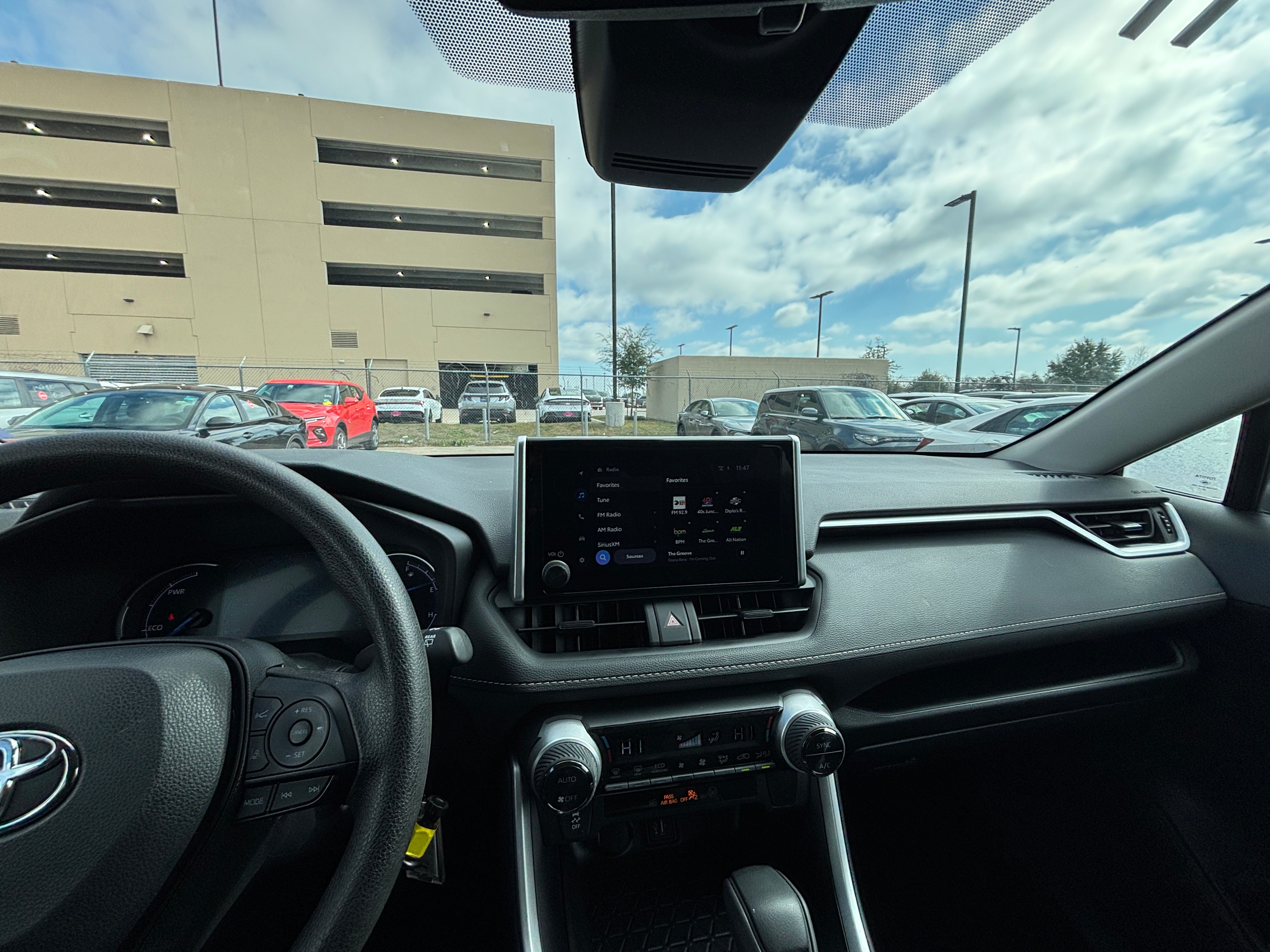 Thumbnail: 2025 Toyota RAV4 - 3