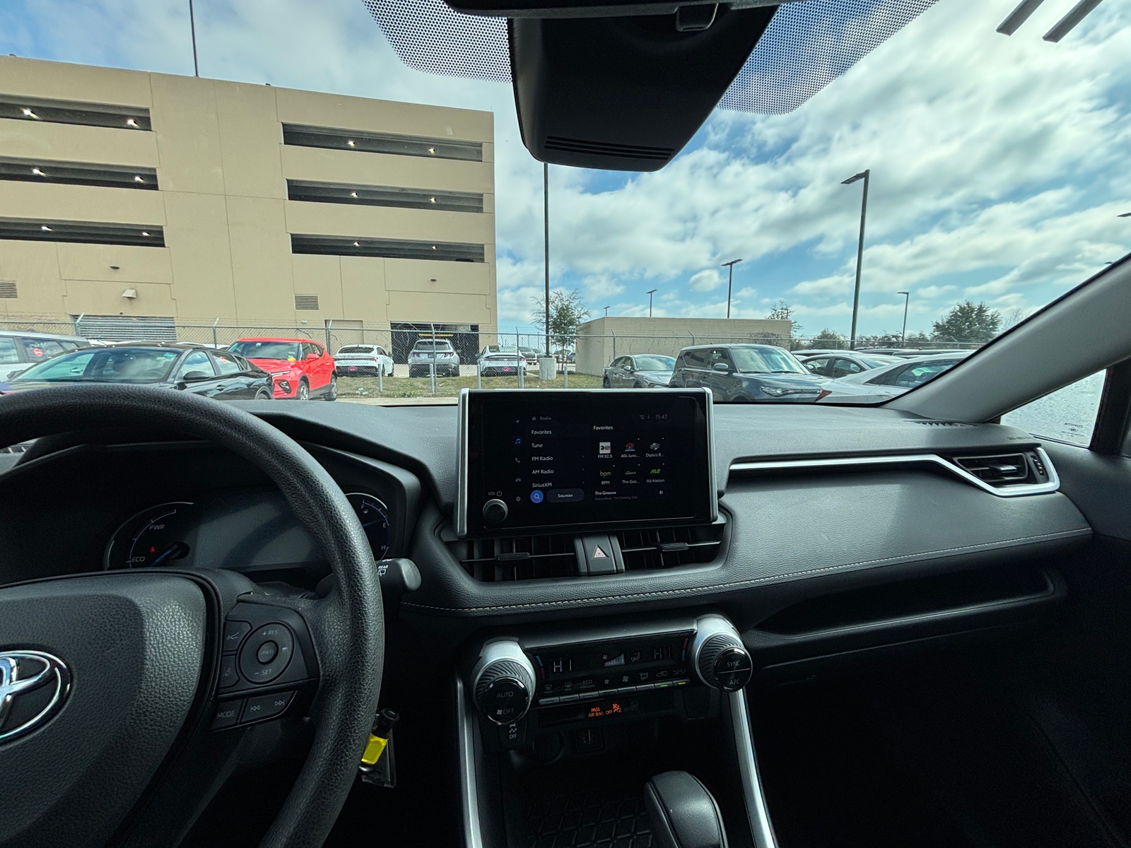 Thumbnail: 2025 Toyota RAV4 - 3