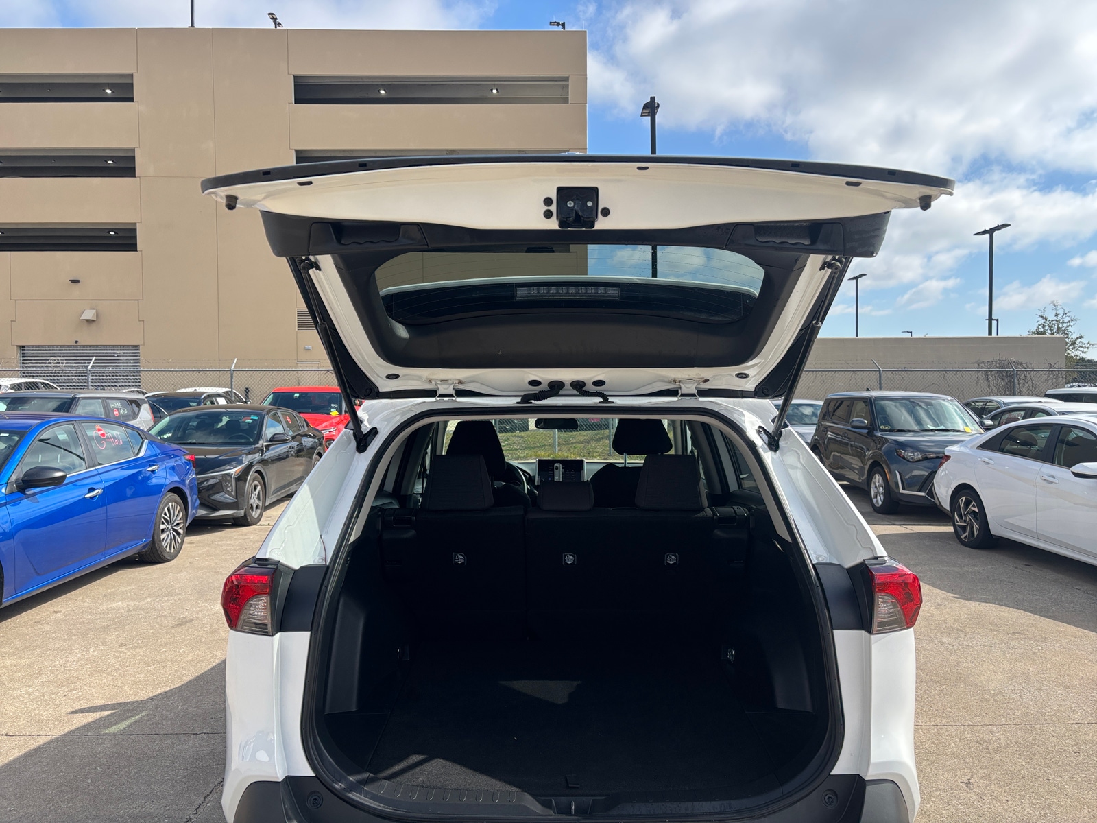 Thumbnail: 2025 Toyota RAV4 - 6