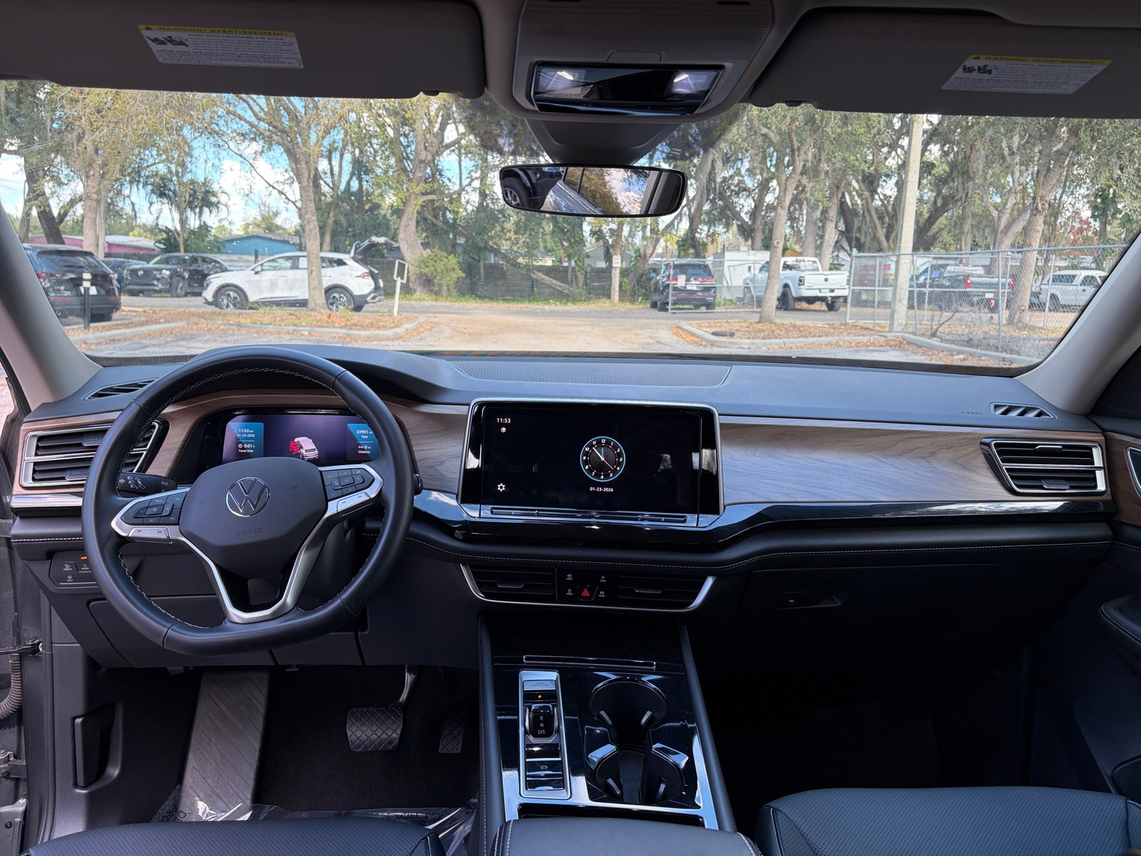 Thumbnail: 2025 Volkswagen Atlas - 3