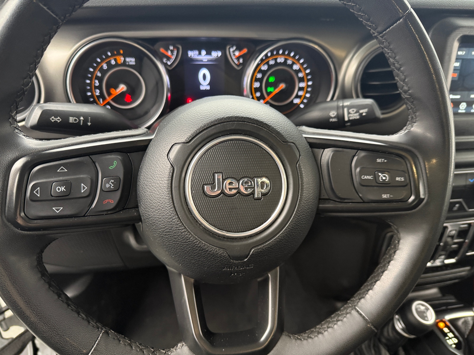 Thumbnail: 2023 Jeep Gladiator - 5