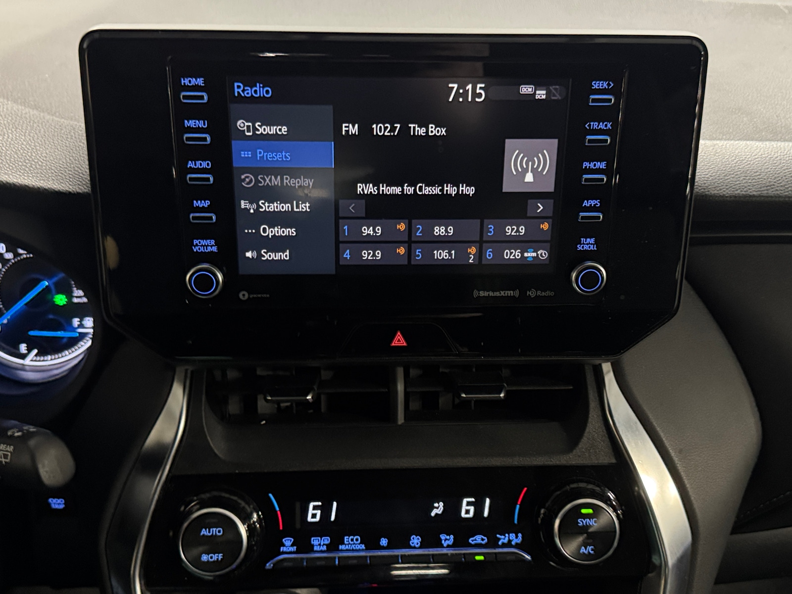 Thumbnail: 2021 Toyota Venza - 3