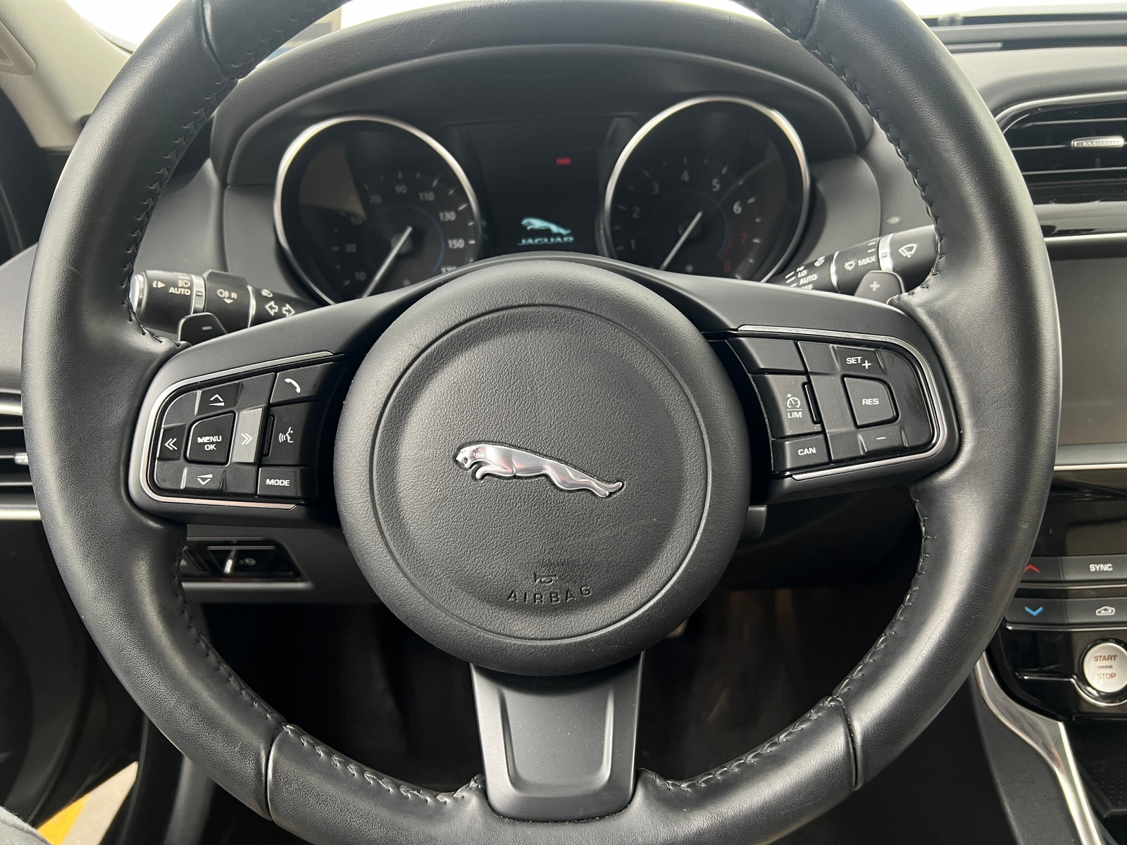 Thumbnail: 2019 Jaguar XE - 4