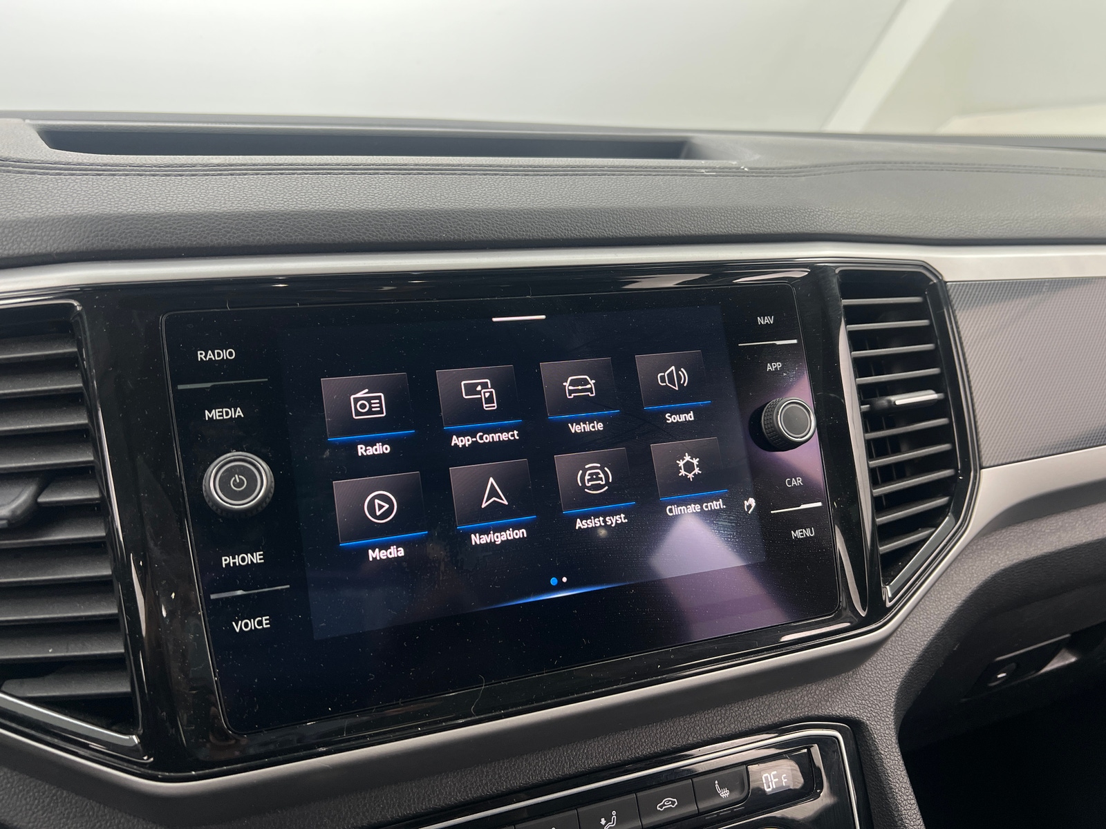 Thumbnail: 2021 Volkswagen Atlas - 3