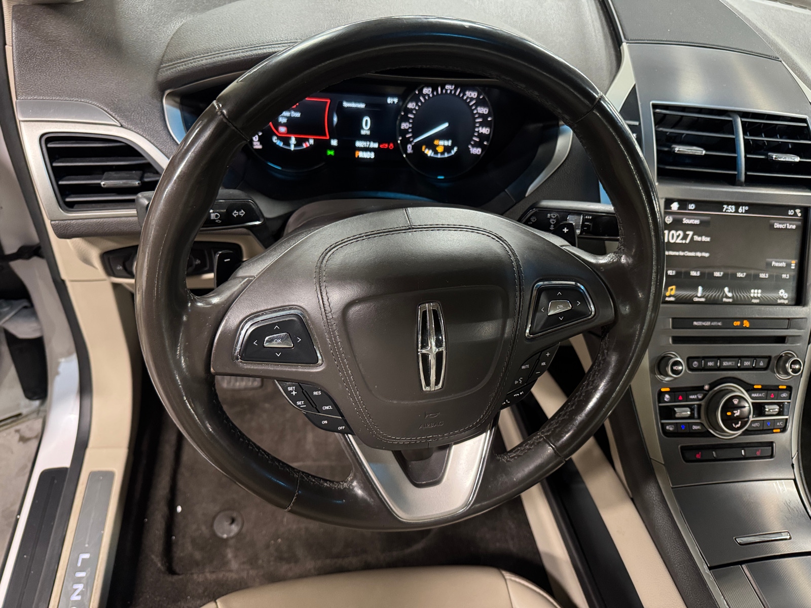 Thumbnail: 2017 Lincoln MKZ - 4