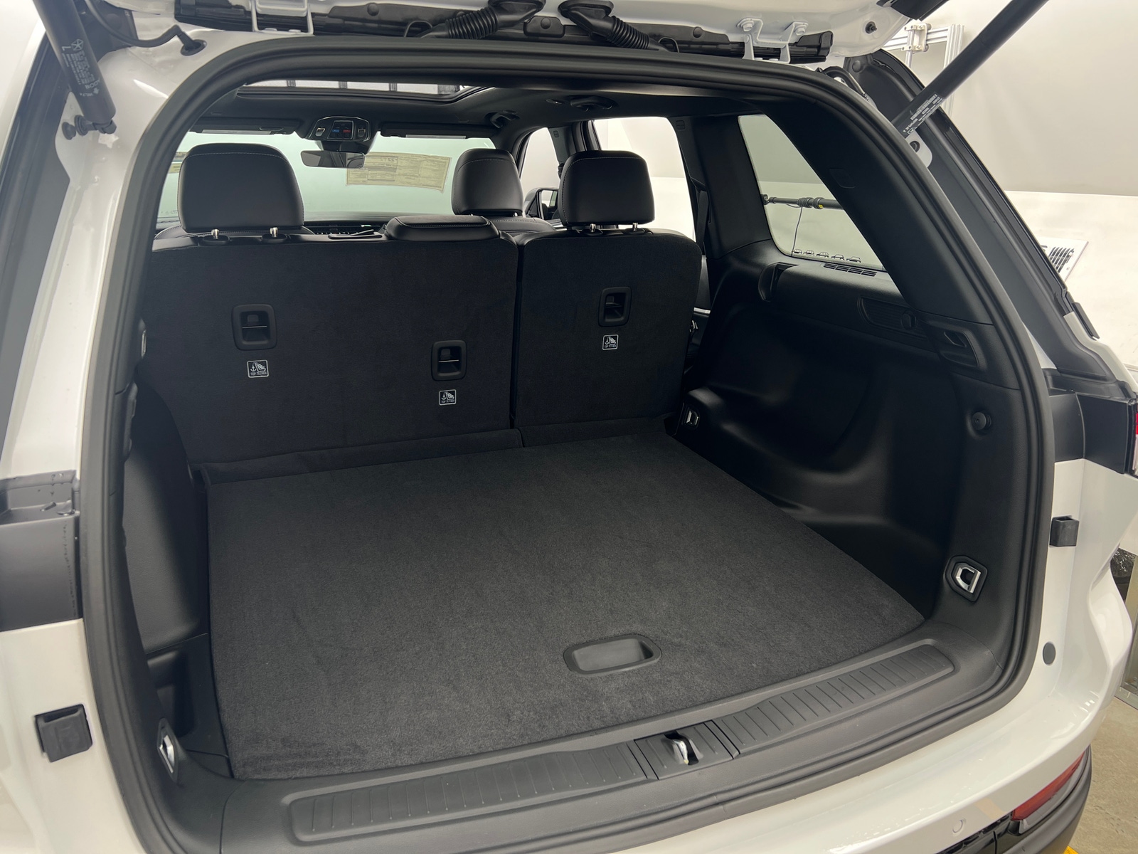 Thumbnail: 2025 Jeep Grand Cherokee - 6