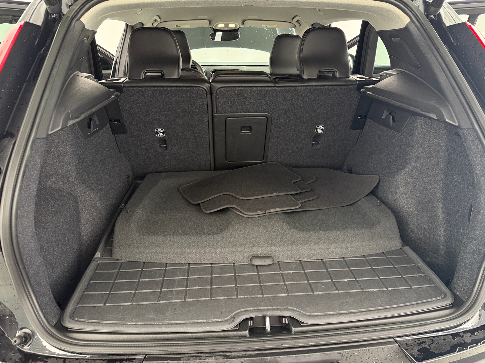 Thumbnail: 2024 Volvo XC40 - 7