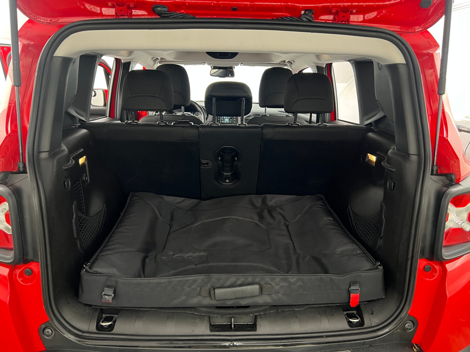 Thumbnail: 2017 Jeep Renegade - 7