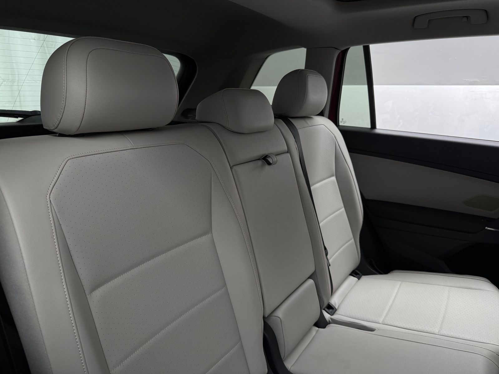 Thumbnail: 2018 Volkswagen Tiguan - 5