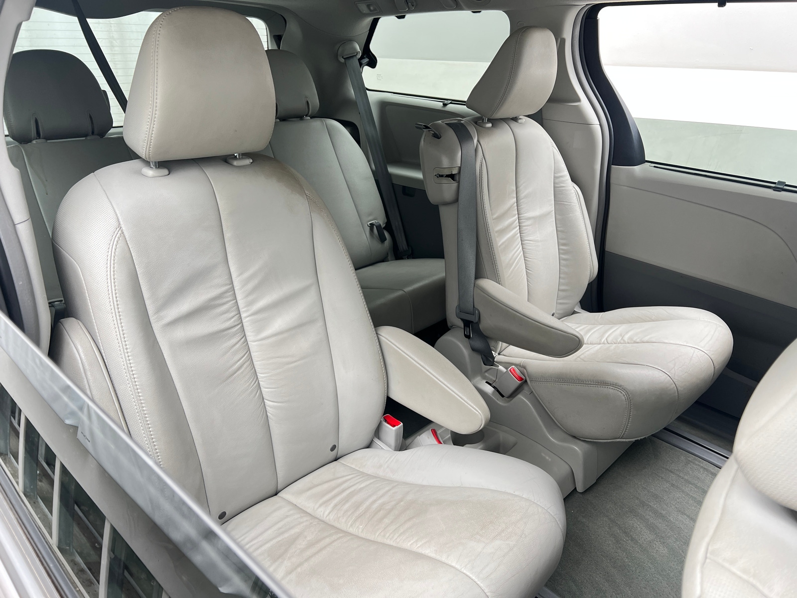 Thumbnail: 2012 Toyota Sienna - 5