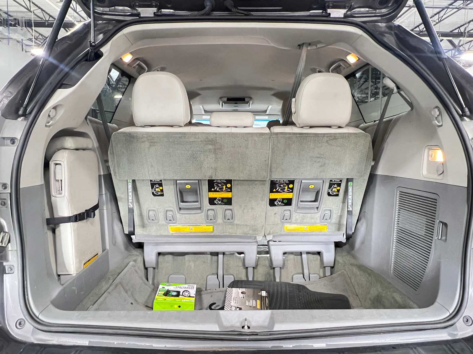 Thumbnail: 2012 Toyota Sienna - 6