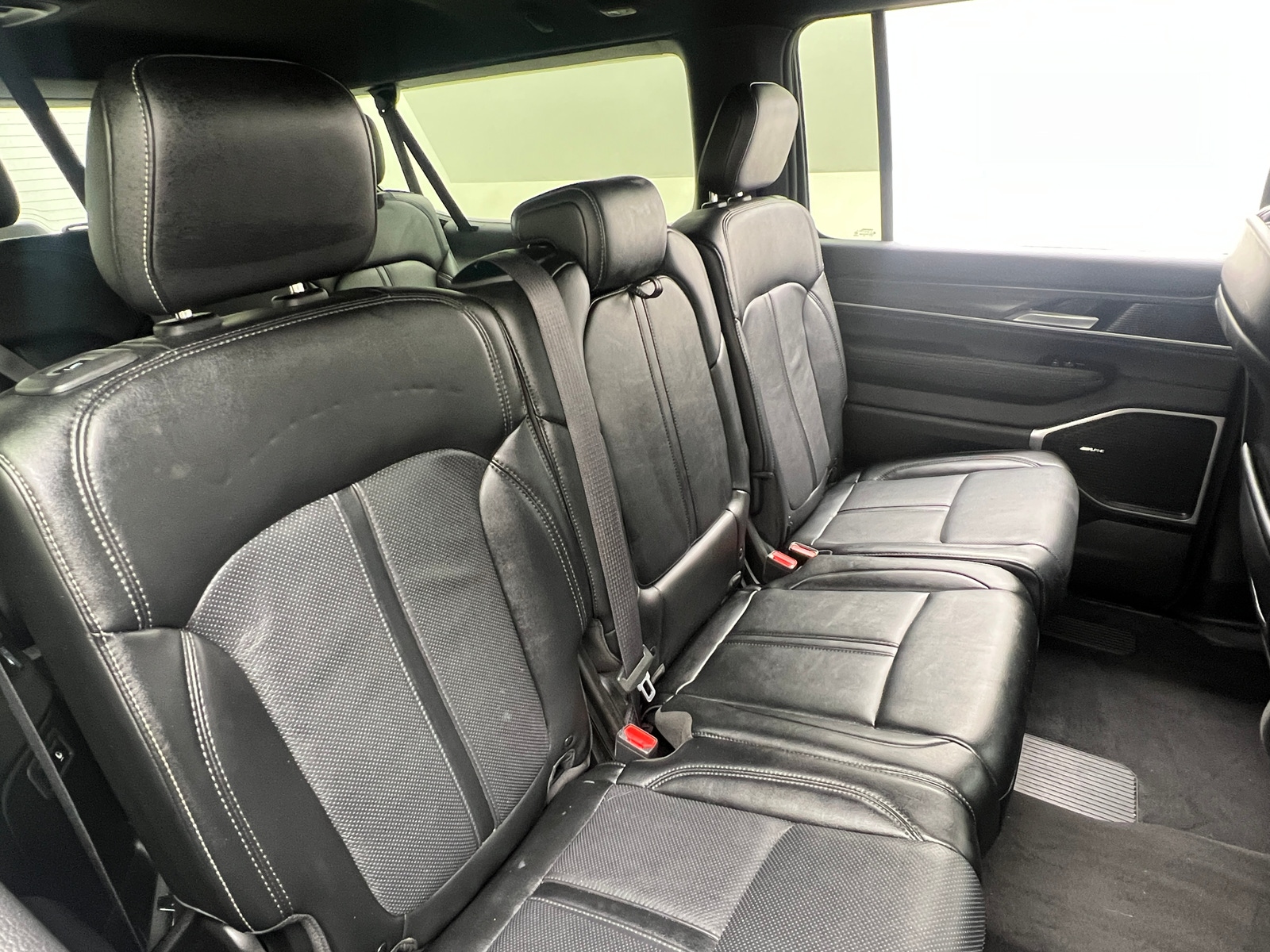 Thumbnail: 2024 Jeep Wagoneer - 5