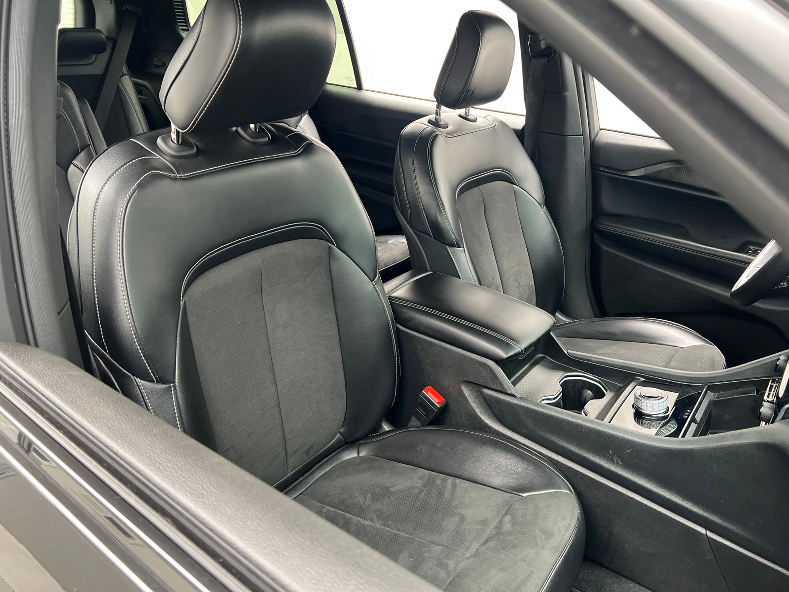 Thumbnail: 2023 Jeep Grand Cherokee L - 2