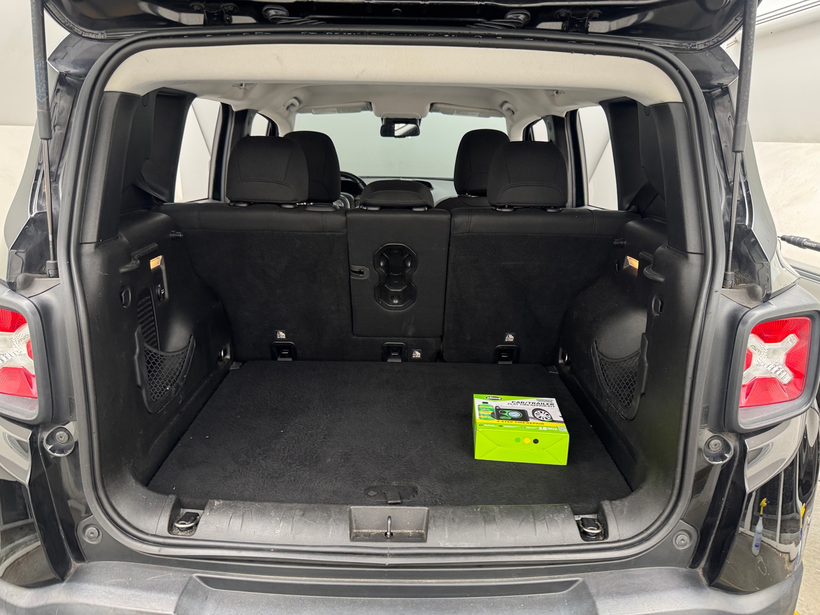 Thumbnail: 2017 Jeep Renegade - 7