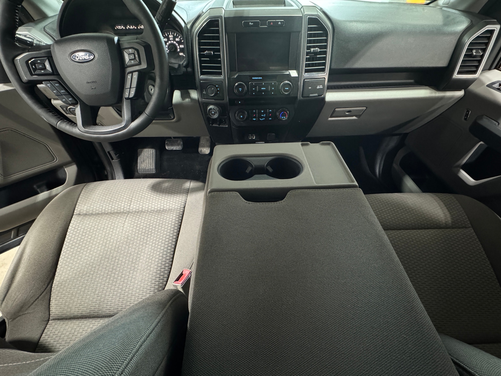 Thumbnail: 2018 Ford Econoline - 3