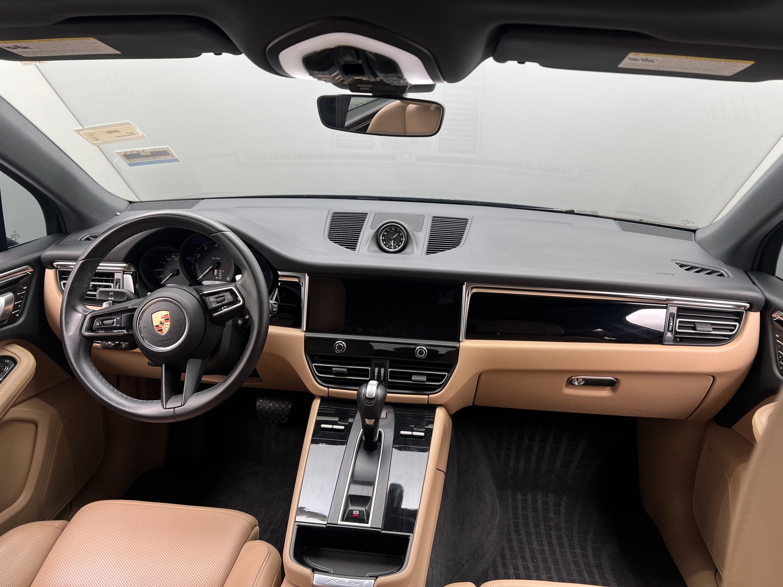 Thumbnail: 2023 Porsche Macan - 2