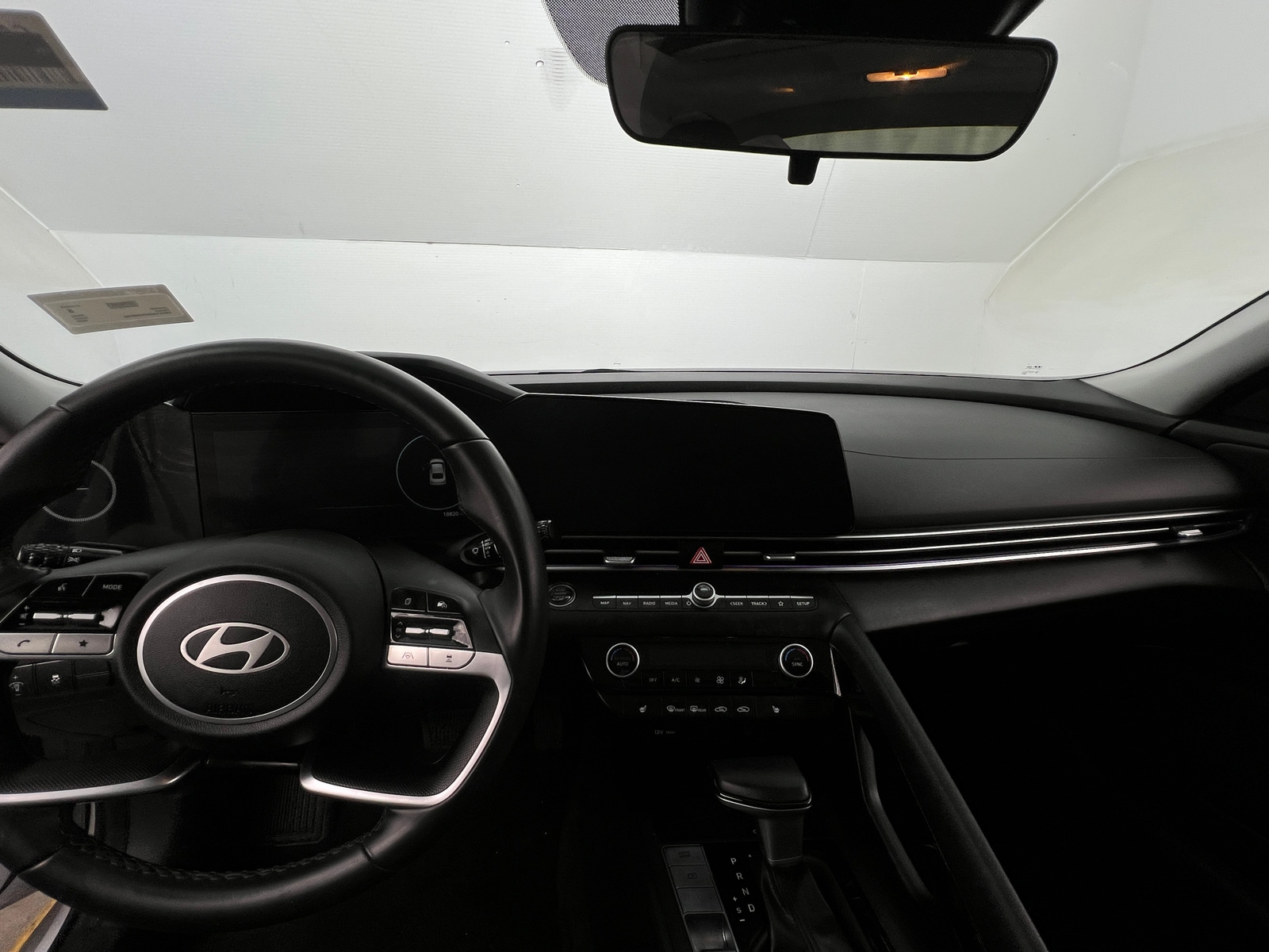 Thumbnail: 2024 Hyundai Elantra - 3