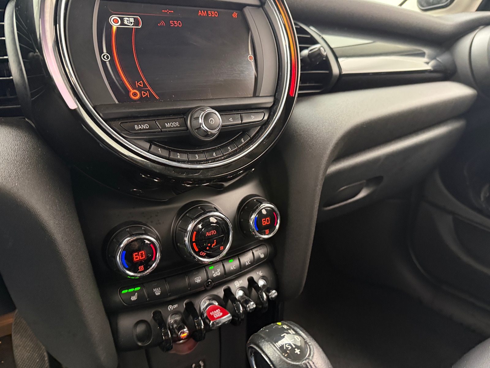 Thumbnail: 2016 MINI Cooper Hardtop - 3