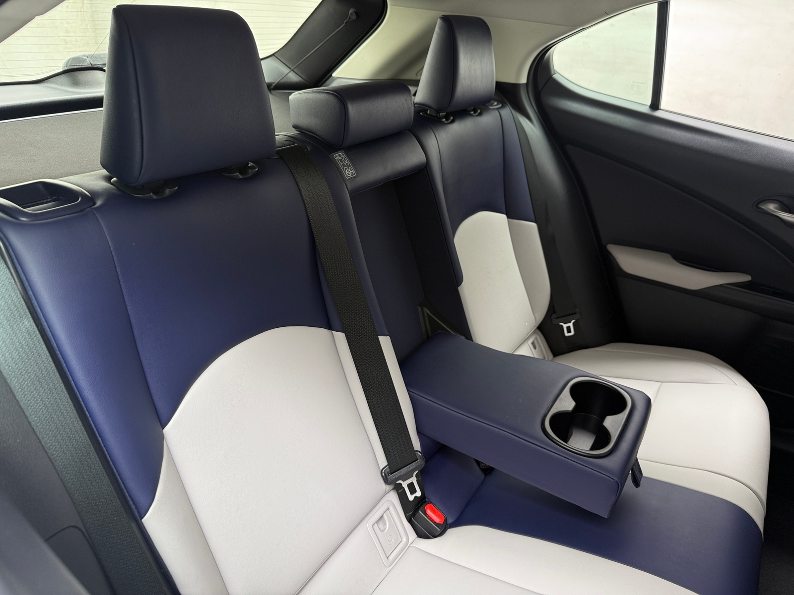 Thumbnail: 2021 Lexus UX - 5