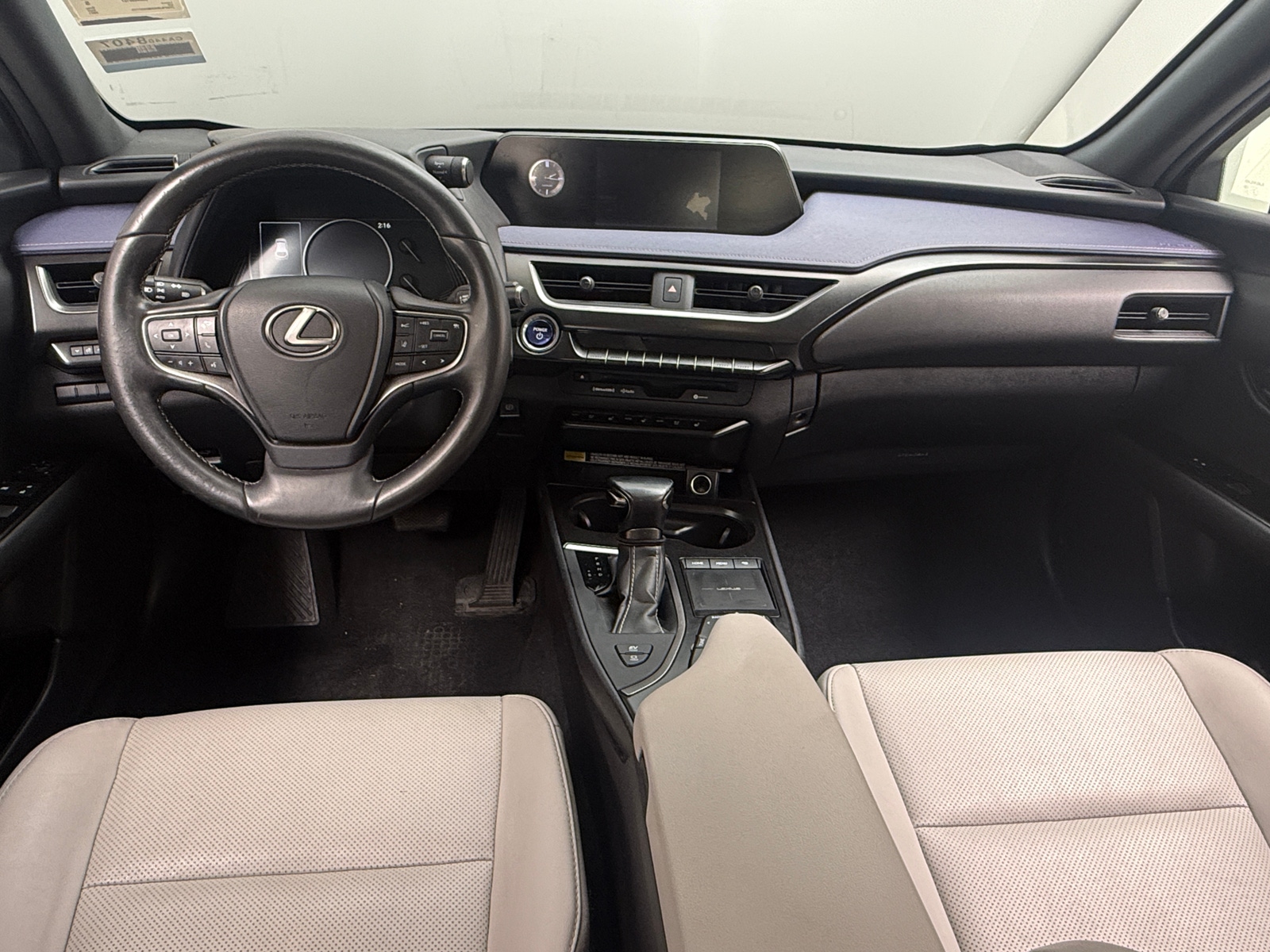 Thumbnail: 2021 Lexus UX - 2