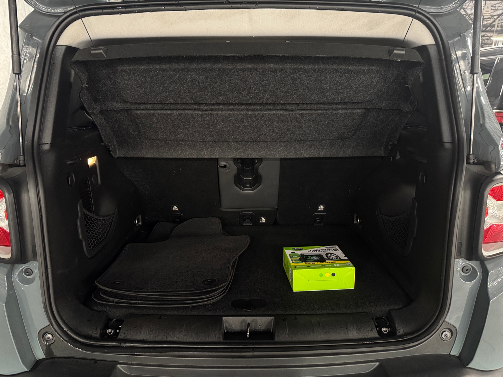 Thumbnail: 2018 Jeep Renegade - 6