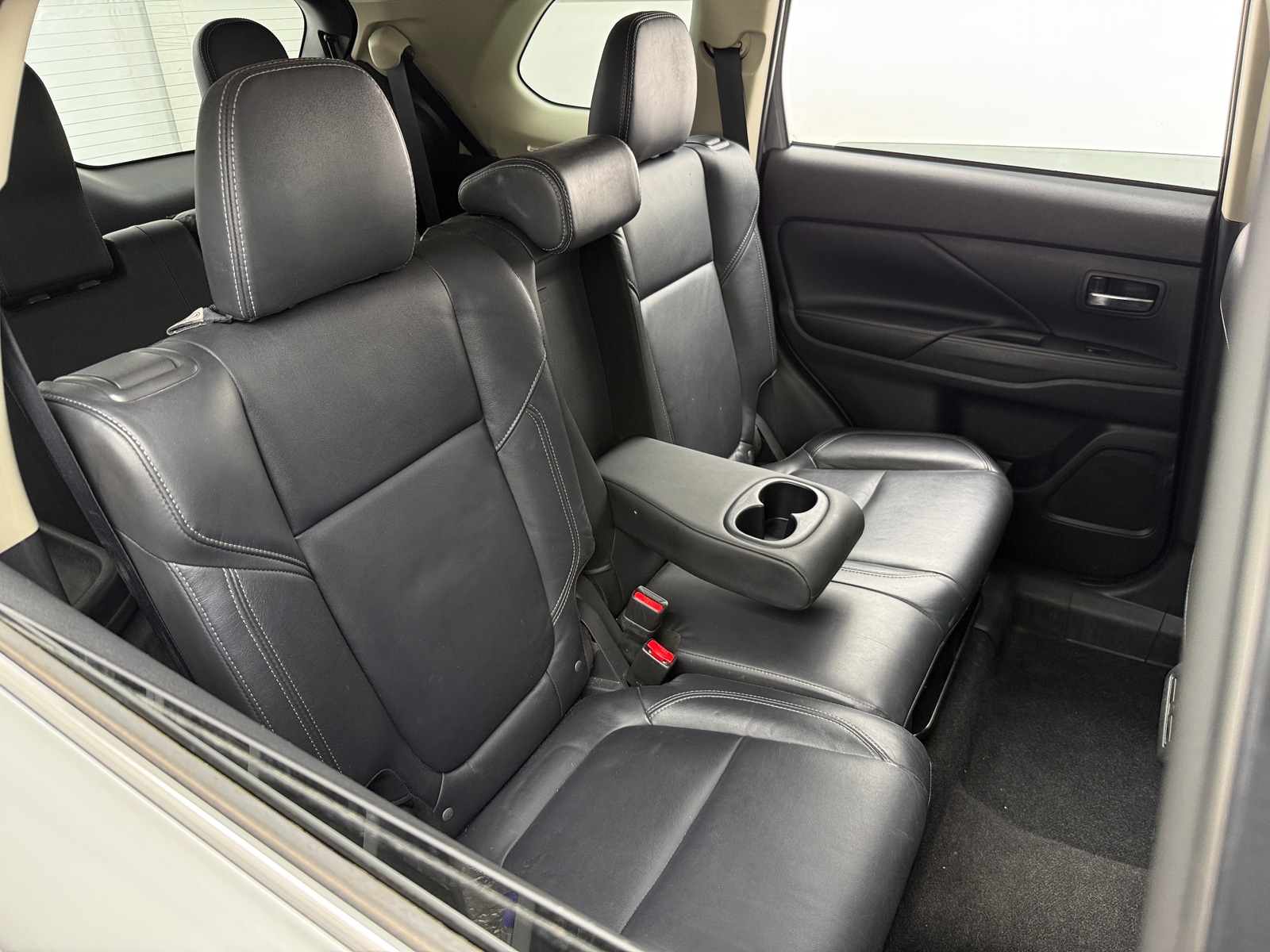 Thumbnail: 2020 Mitsubishi Outlander - 5