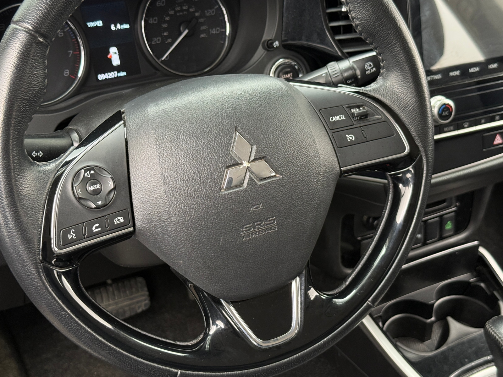 Thumbnail: 2020 Mitsubishi Outlander - 4