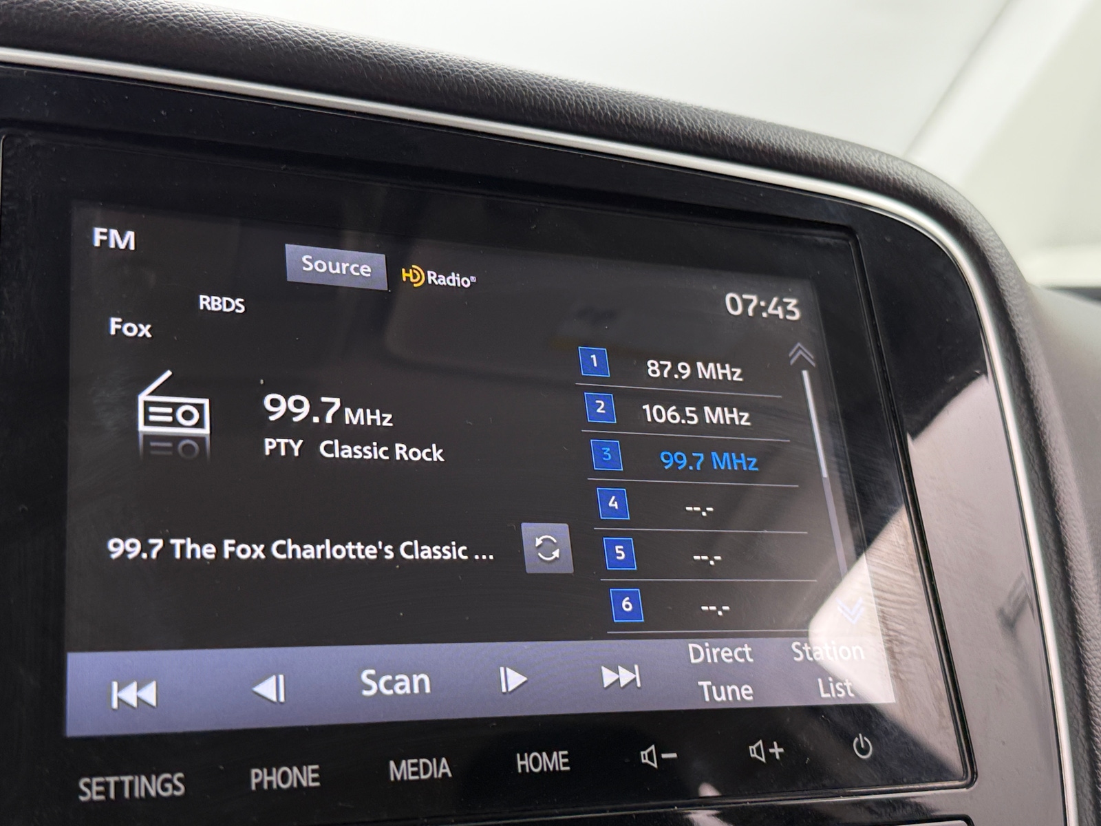 Thumbnail: 2020 Mitsubishi Outlander - 3