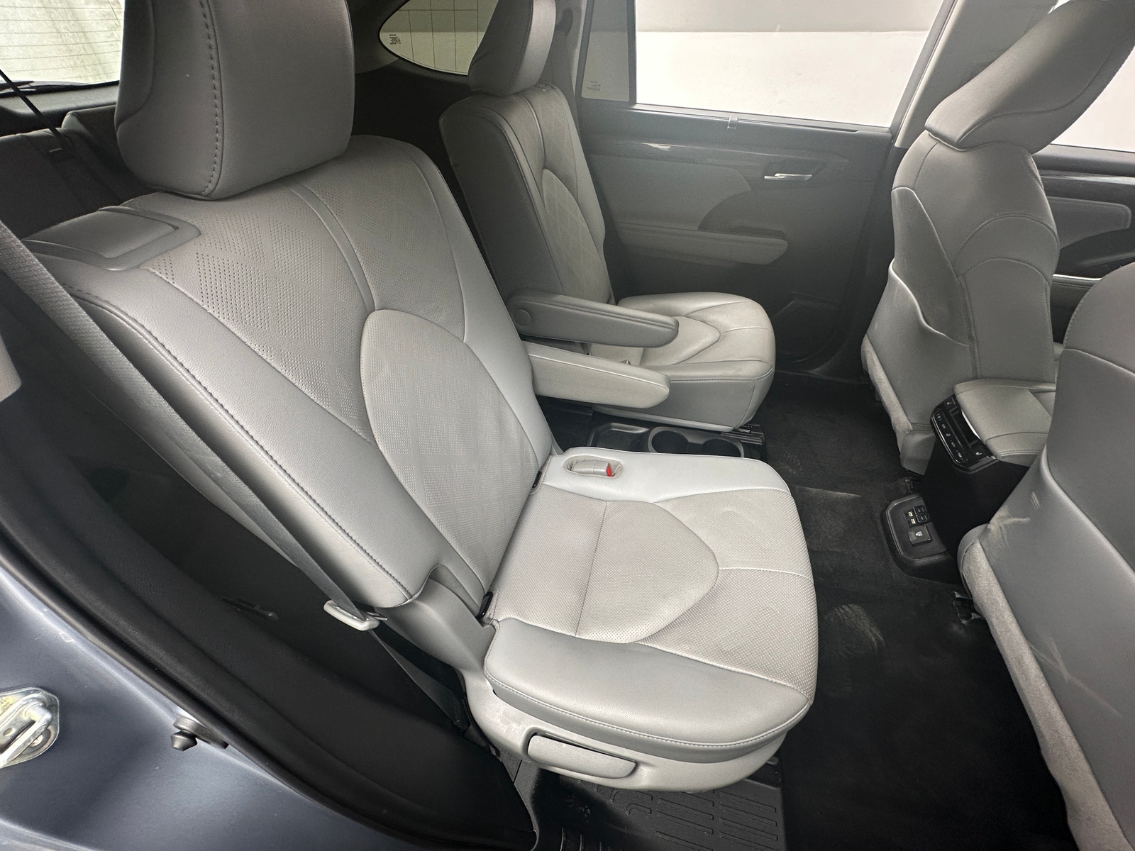 Thumbnail: 2021 Toyota Highlander - 5