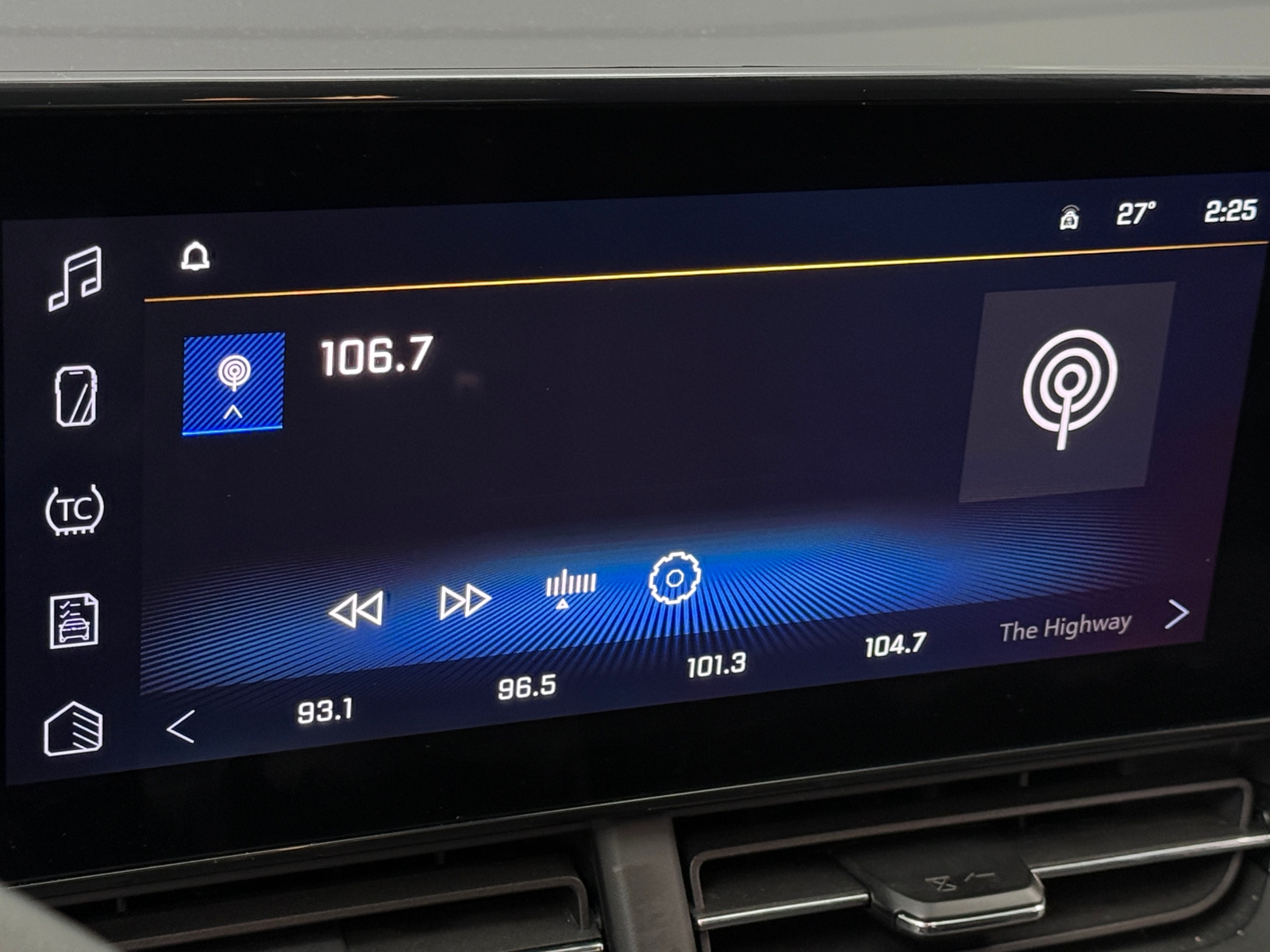 Thumbnail: 2025 Chevrolet Trax - 4