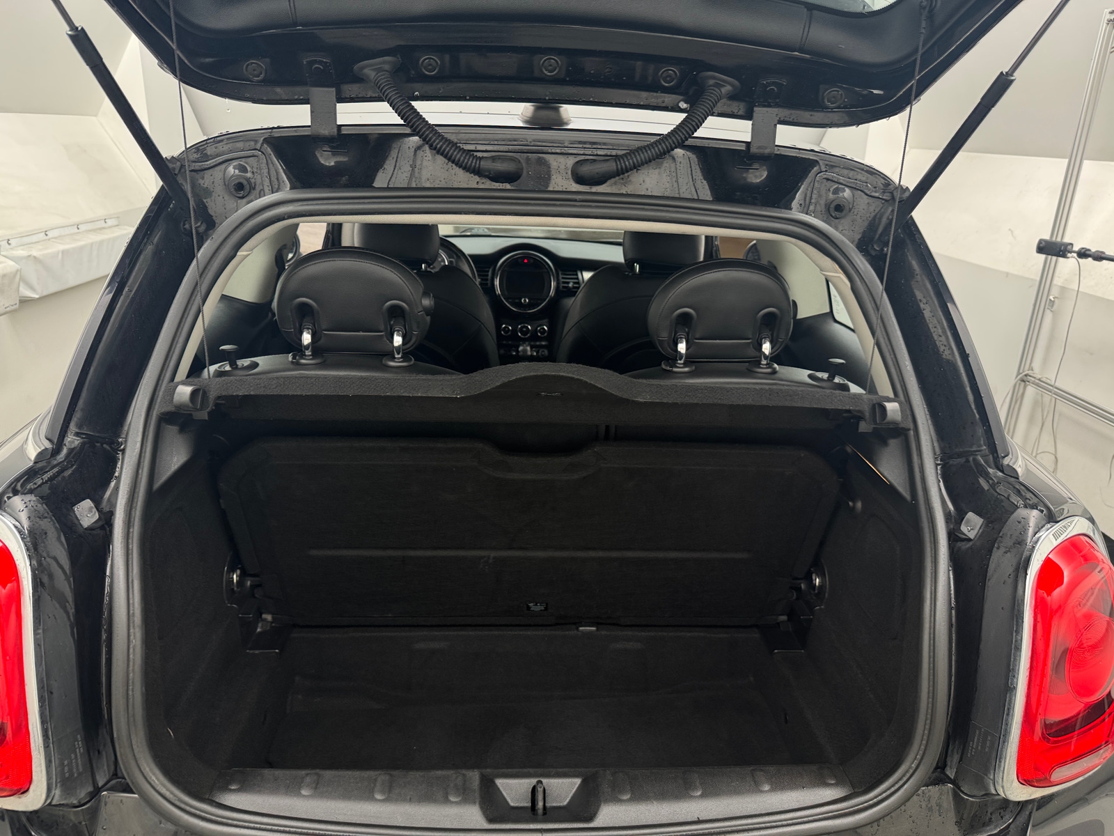 Thumbnail: 2017 MINI Cooper Hardtop - 6